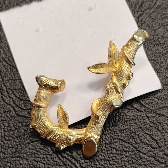 Sarah Coventry "J" Initial Pin From Sarah's ABCs - Picture 2 of 3